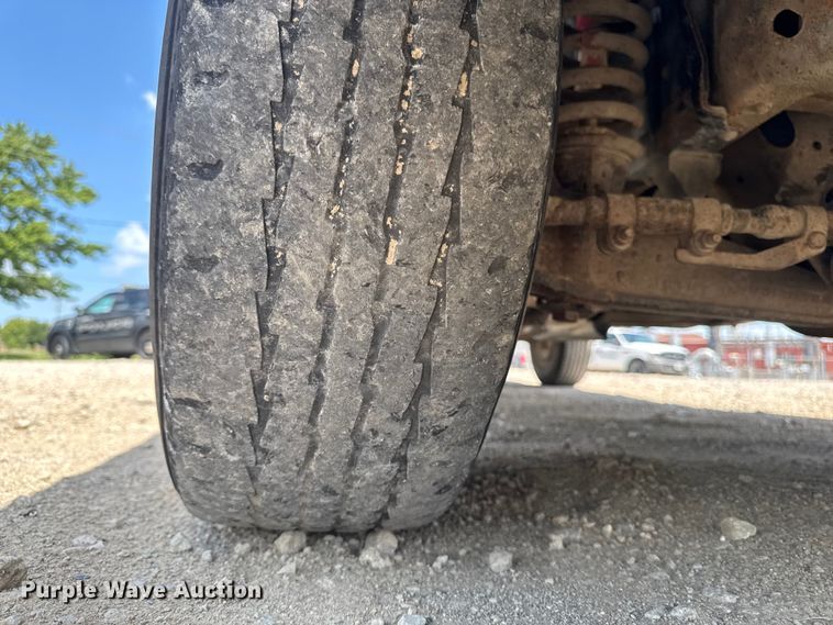 image for item FB5805 1993 Ford F150 pickup truck