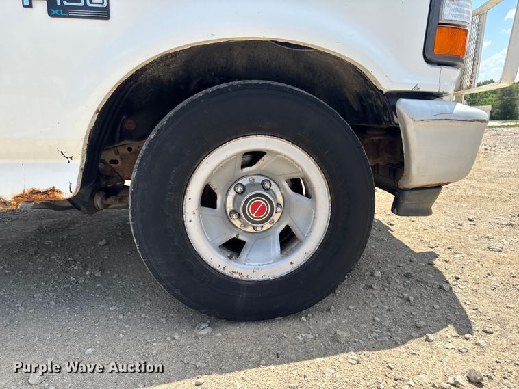 image for item FB5805 1993 Ford F150 pickup truck