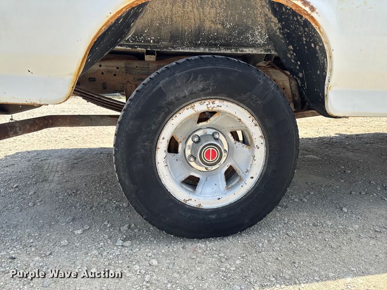 image for item FB5805 1993 Ford F150 pickup truck