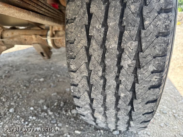 image for item FB5805 1993 Ford F150 pickup truck