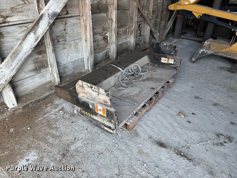 image for item FB5822 Eagle Lift 38Y 