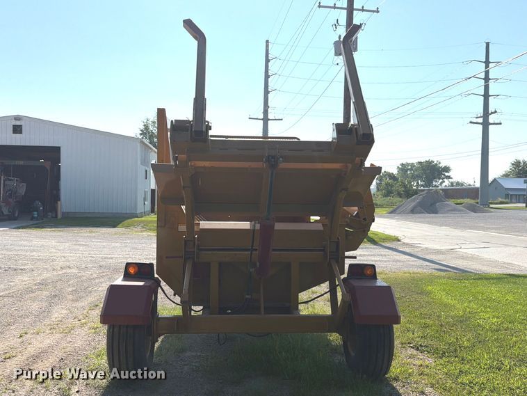 image for item FB5823 DuraTech HayBuster 2650 bale processor