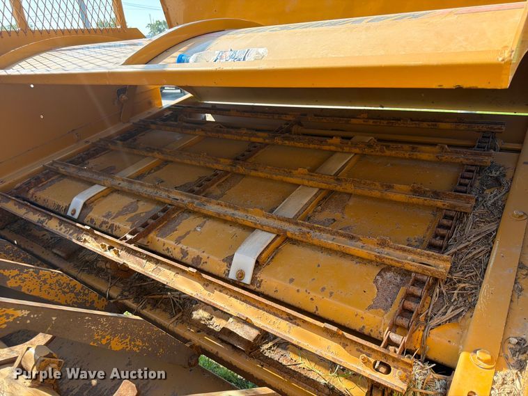 image for item FB5823 DuraTech HayBuster 2650 bale processor