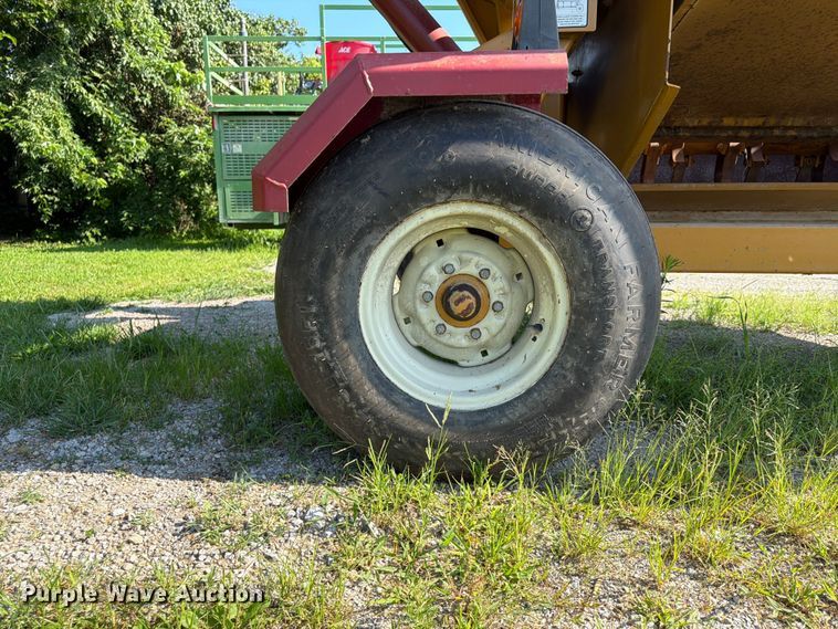 image for item FB5823 DuraTech HayBuster 2650 bale processor