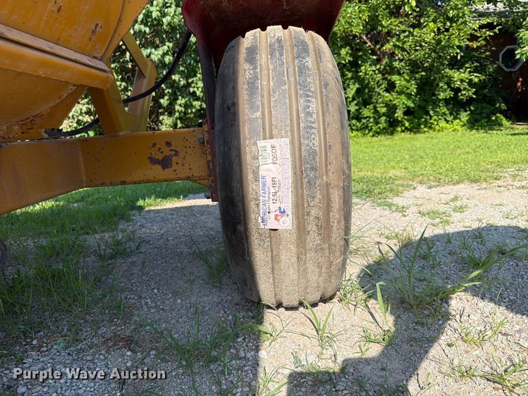 image for item FB5823 DuraTech HayBuster 2650 bale processor