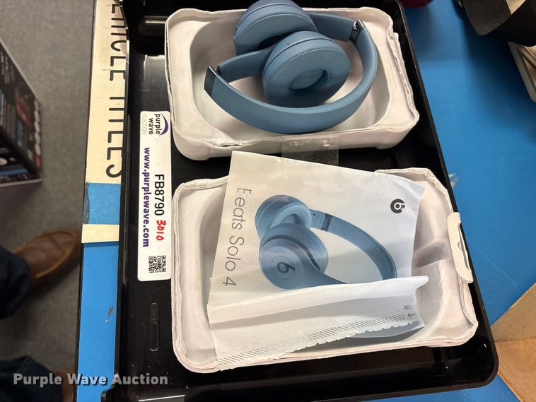 image for item FB8790 Beats Solo 40 headphones