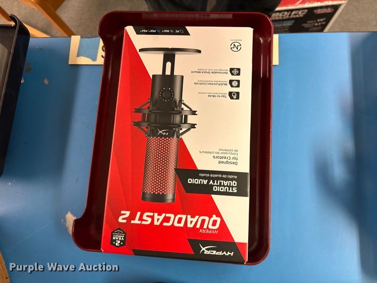 image for item FB8791 Hyper Quad Cast 2 microphone