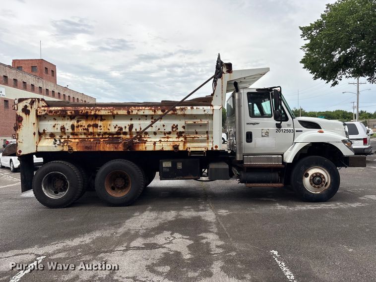image for item FB8867 2012 International 7400 dump truck