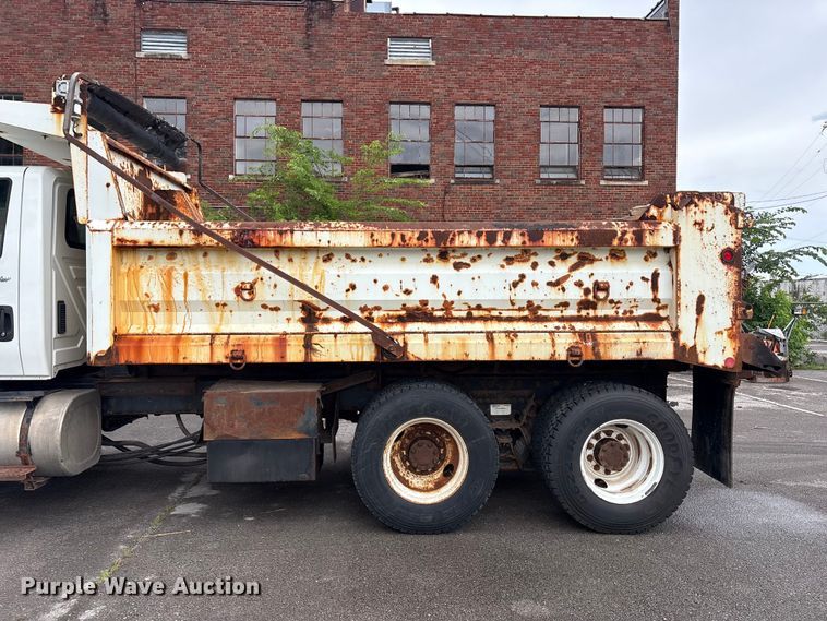 image for item FB8867 2012 International 7400 dump truck