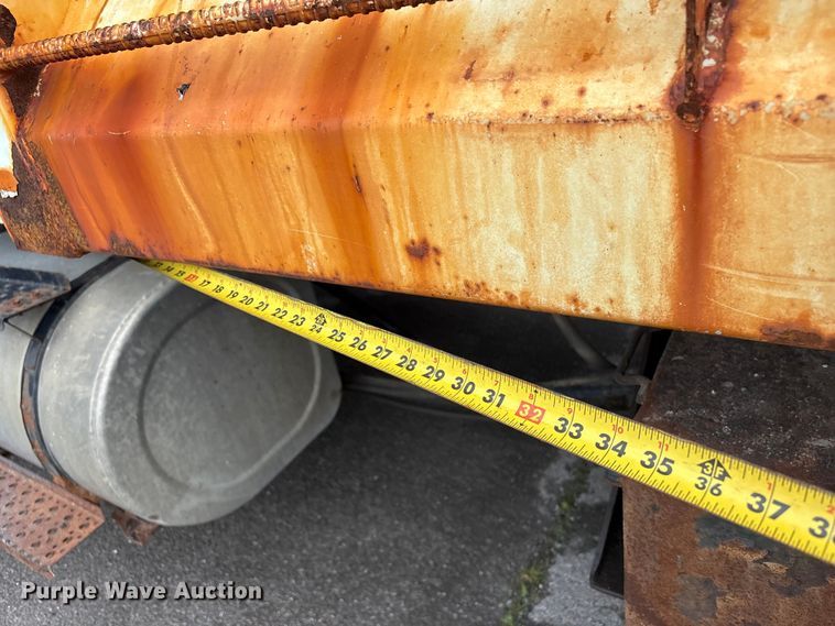image for item FB8867 2012 International 7400 dump truck