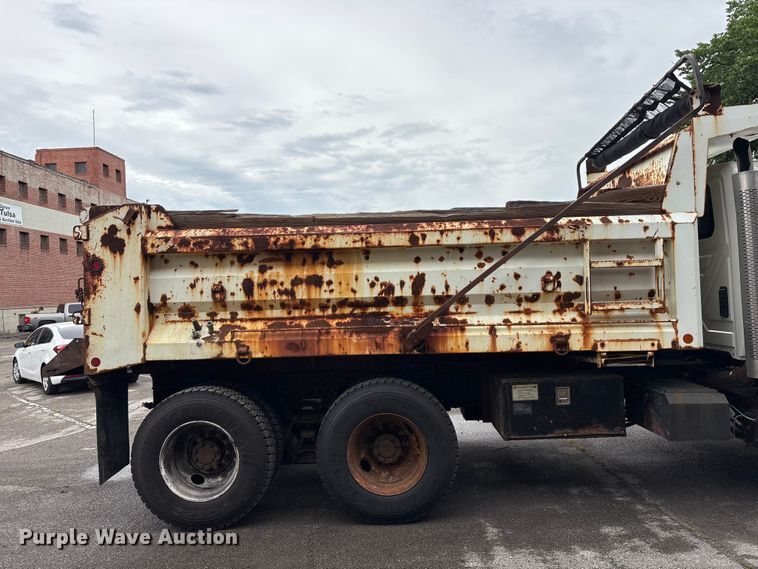 image for item FB8867 2012 International 7400 dump truck