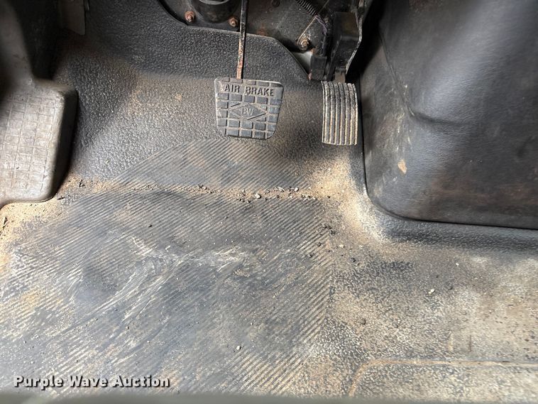 image for item FB8867 2012 International 7400 dump truck