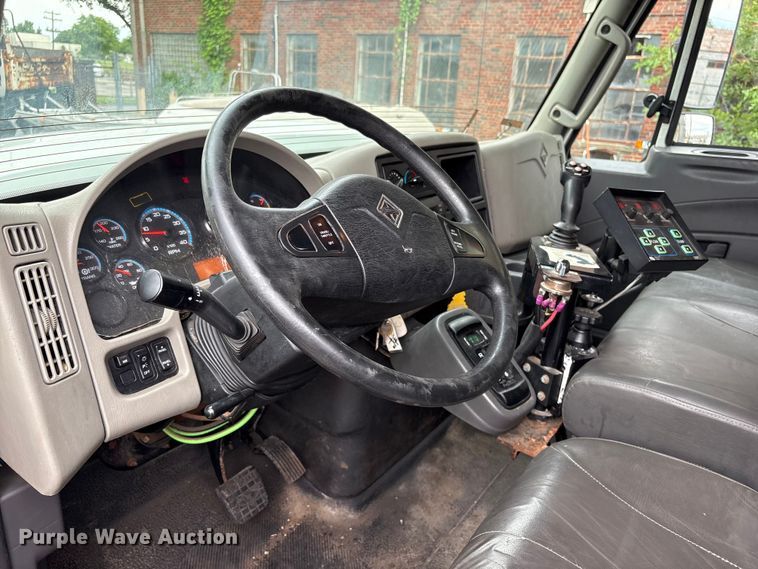 image for item FB8867 2012 International 7400 dump truck