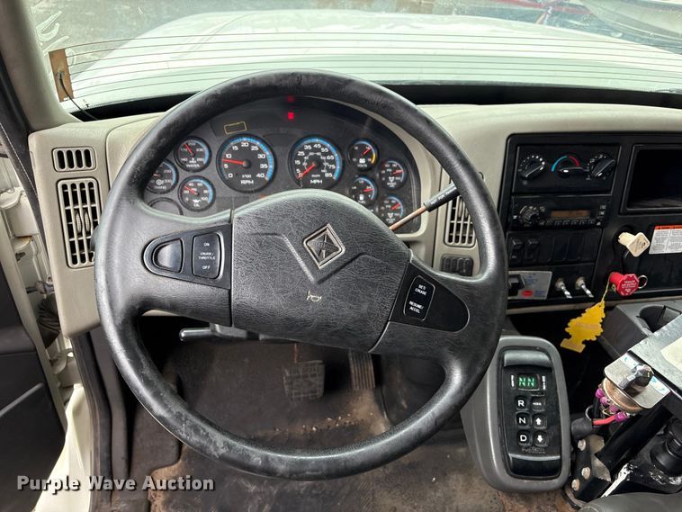 image for item FB8867 2012 International 7400 dump truck