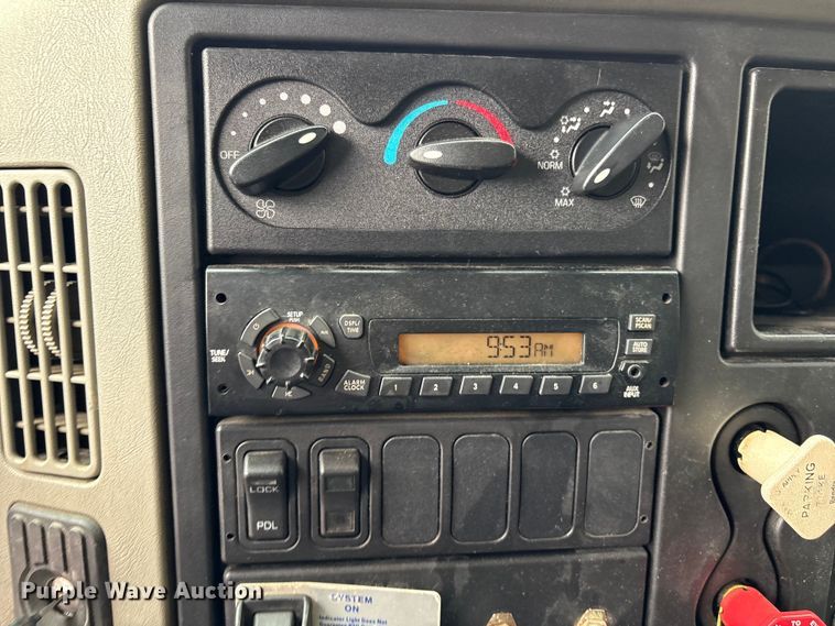 image for item FB8867 2012 International 7400 dump truck