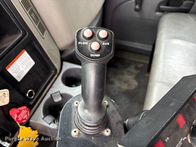 image for item FB8867 2012 International 7400 dump truck