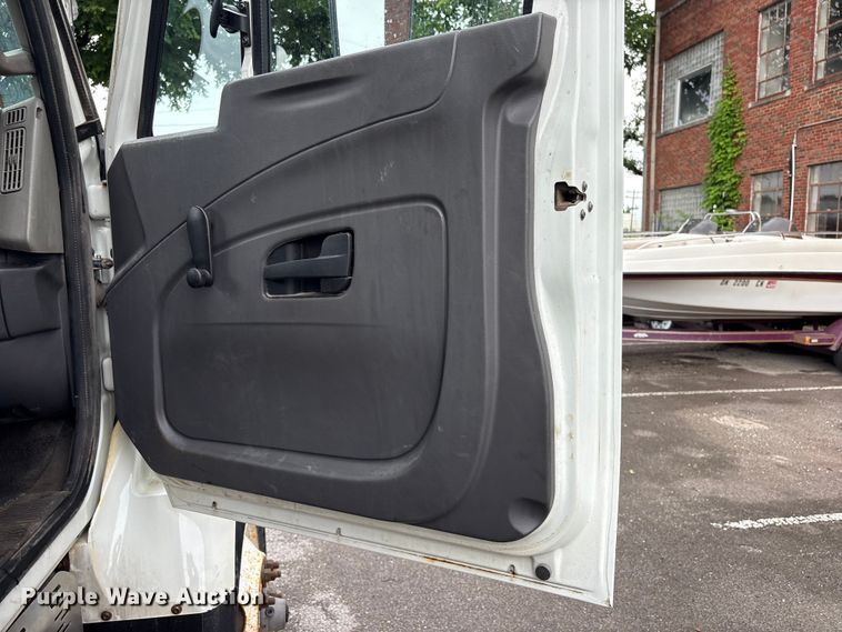 image for item FB8867 2012 International 7400 dump truck
