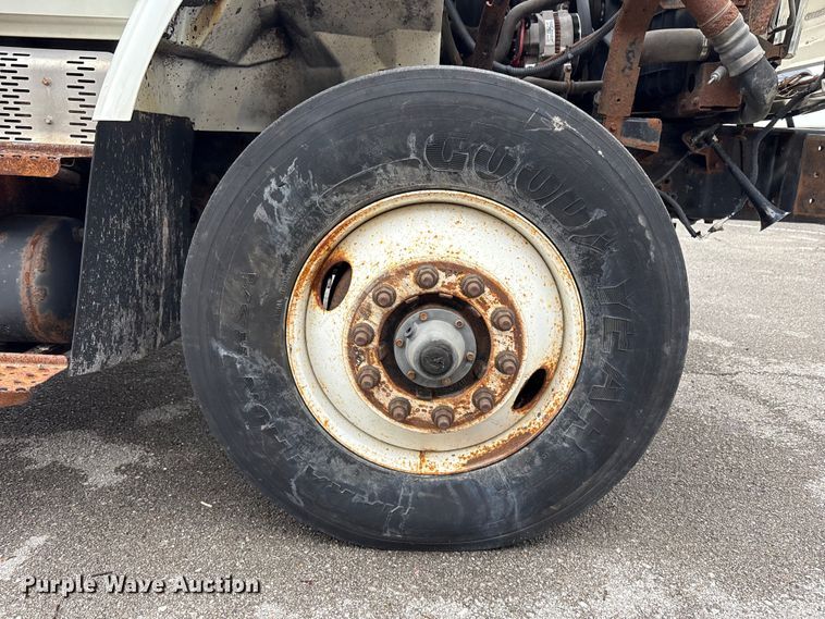 image for item FB8867 2012 International 7400 dump truck