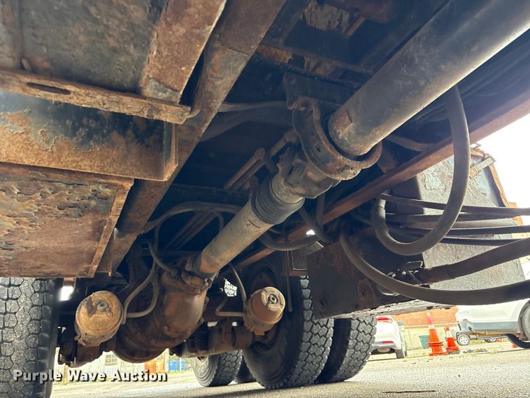 image for item FB8867 2012 International 7400 dump truck