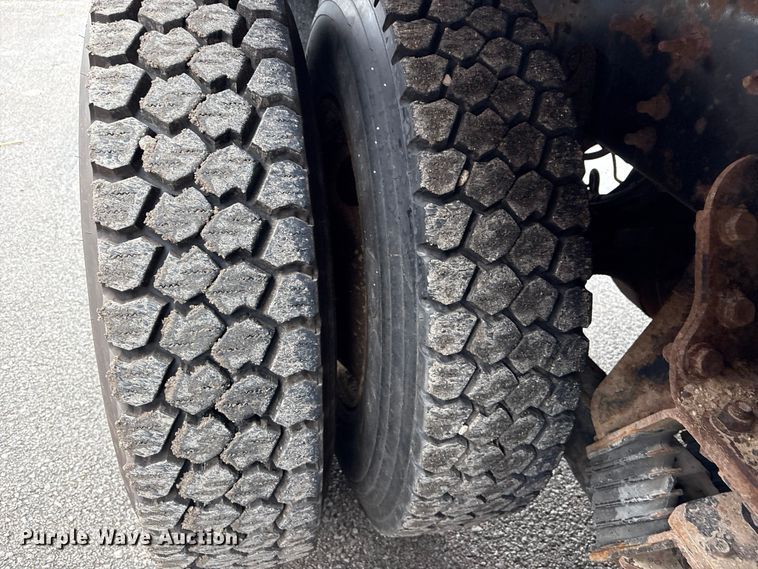 image for item FB8867 2012 International 7400 dump truck