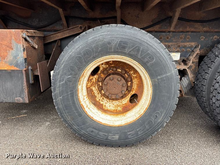 image for item FB8867 2012 International 7400 dump truck