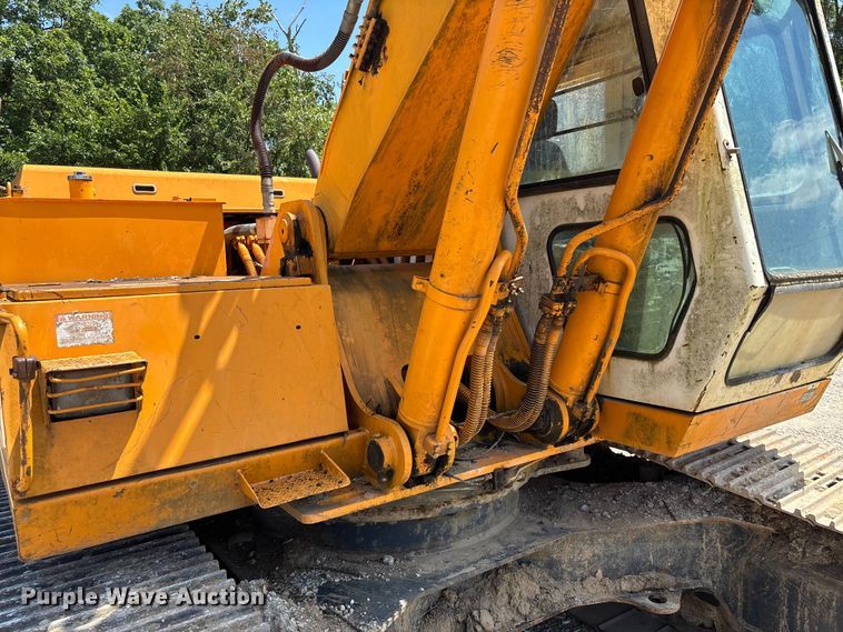 image for item FC1887 1995 Hyundai Robex 200LC excavator