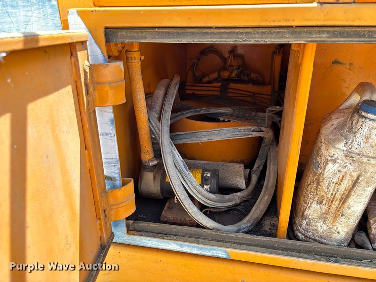 image for item FC1887 1995 Hyundai Robex 200LC excavator
