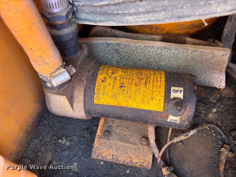 image for item FC1887 1995 Hyundai Robex 200LC excavator