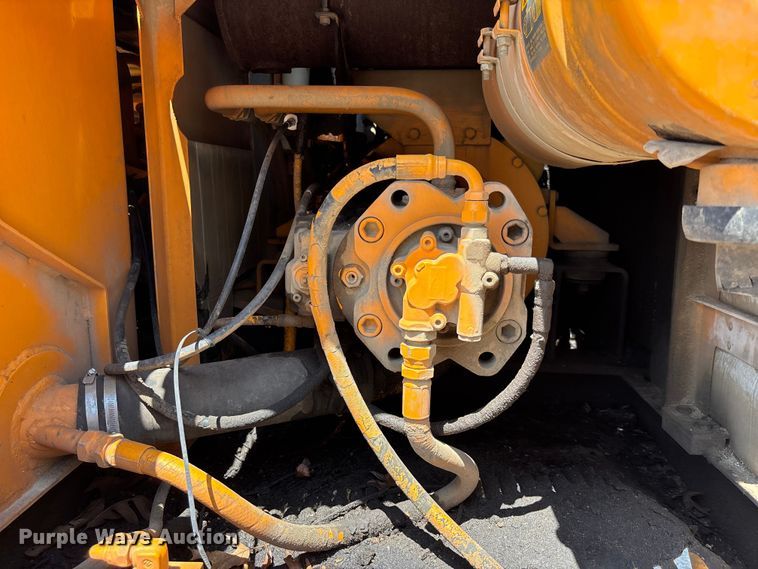 image for item FC1887 1995 Hyundai Robex 200LC excavator