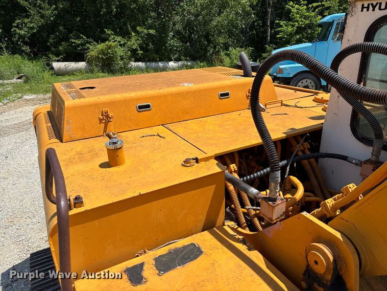image for item FC1887 1995 Hyundai Robex 200LC excavator