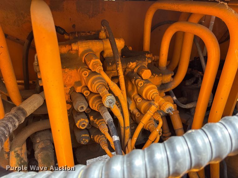 image for item FC1887 1995 Hyundai Robex 200LC excavator