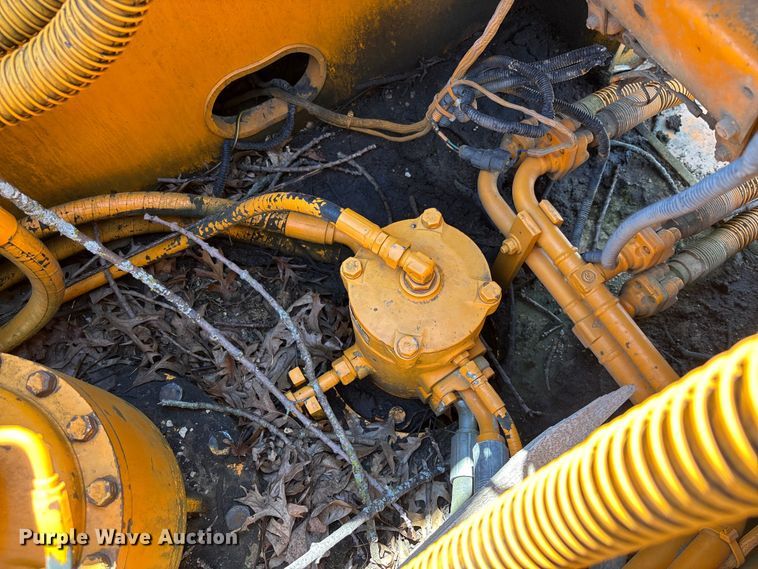 image for item FC1887 1995 Hyundai Robex 200LC excavator