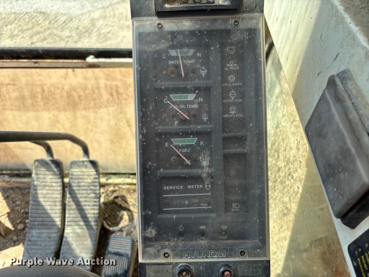 image for item FC1887 1995 Hyundai Robex 200LC excavator