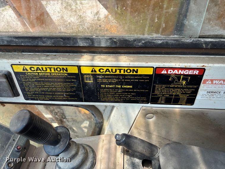 image for item FC1887 1995 Hyundai Robex 200LC excavator