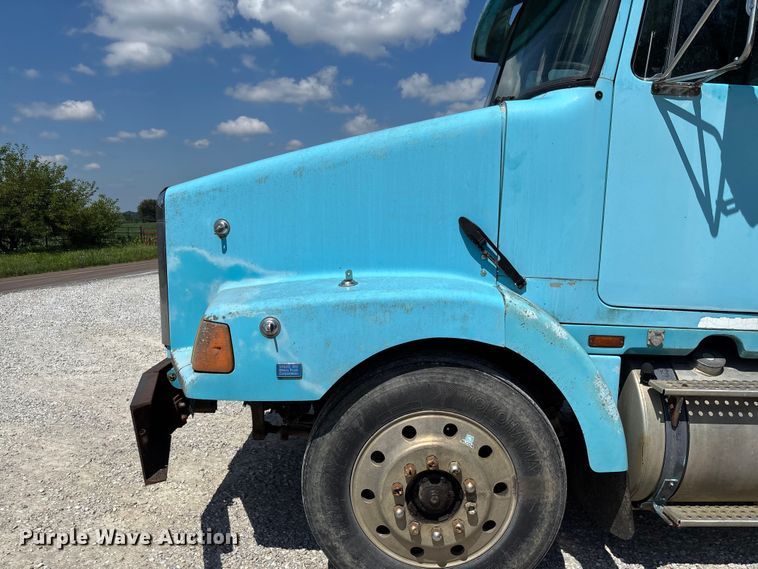 image for item FC1888 1989 White GMC WIA semi truck