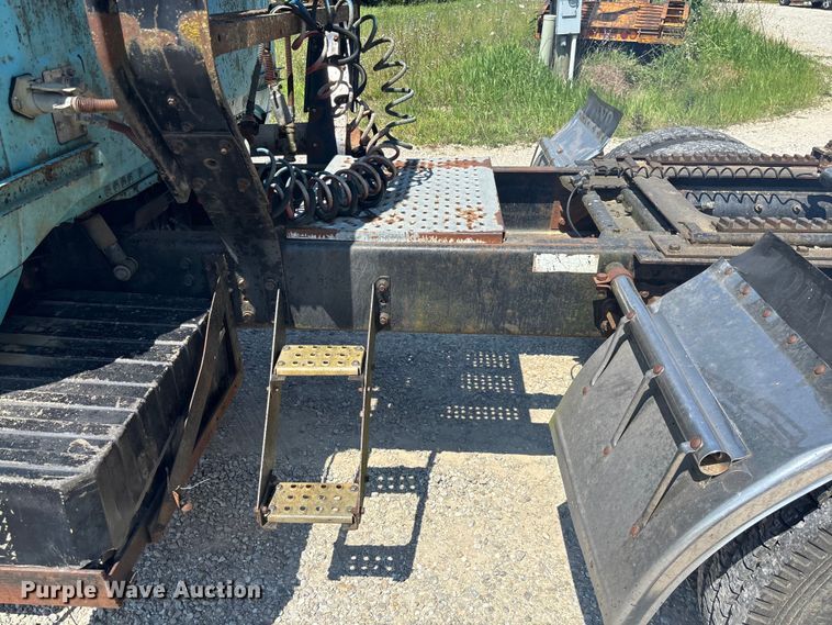 image for item FC1888 1989 White GMC WIA semi truck