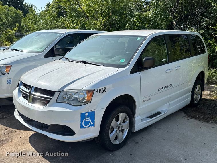 2016 Dodge Grand Caravan handicap accessible van