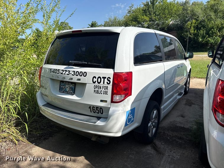 image for item FC4025 2016 Dodge Grand Caravan handicap accessible van