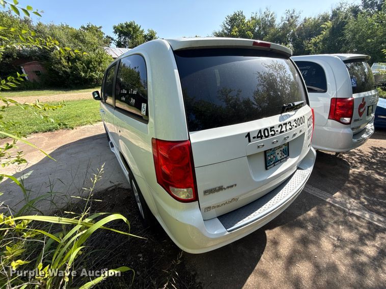 image for item FC4025 2016 Dodge Grand Caravan handicap accessible van