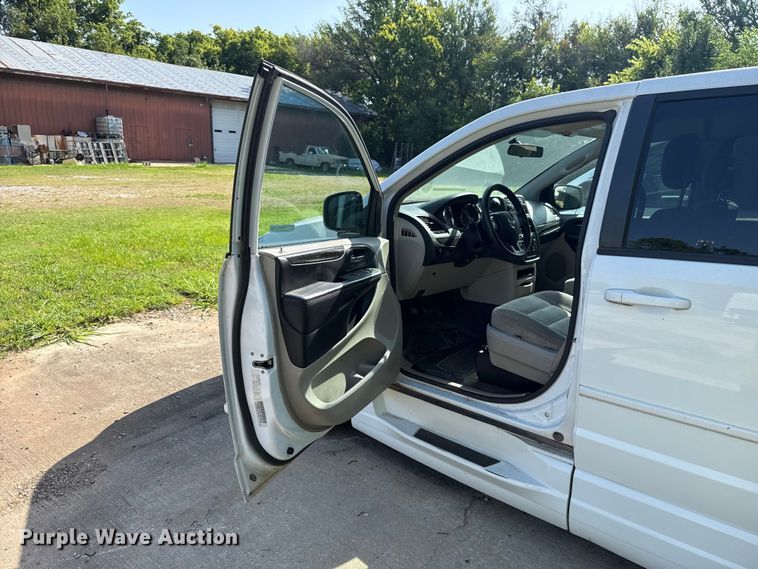 image for item FC4025 2016 Dodge Grand Caravan handicap accessible van