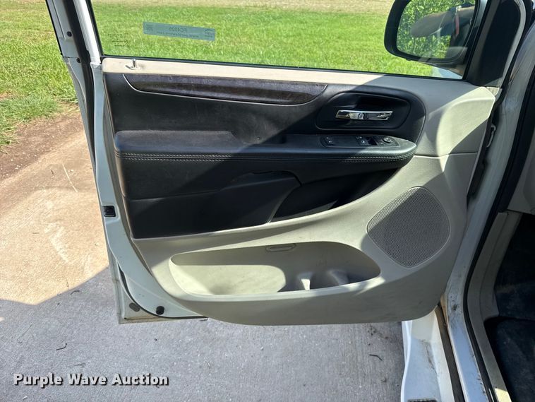 image for item FC4025 2016 Dodge Grand Caravan handicap accessible van