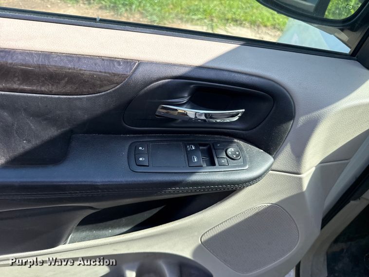 image for item FC4025 2016 Dodge Grand Caravan handicap accessible van
