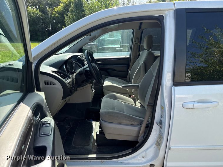 image for item FC4025 2016 Dodge Grand Caravan handicap accessible van