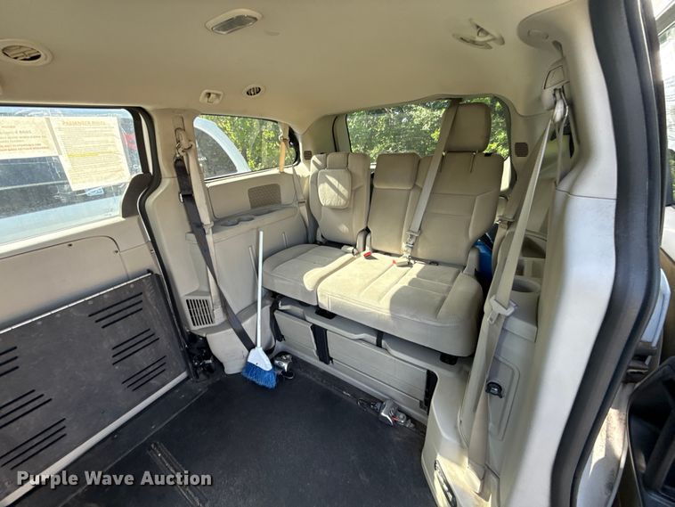 image for item FC4025 2016 Dodge Grand Caravan handicap accessible van