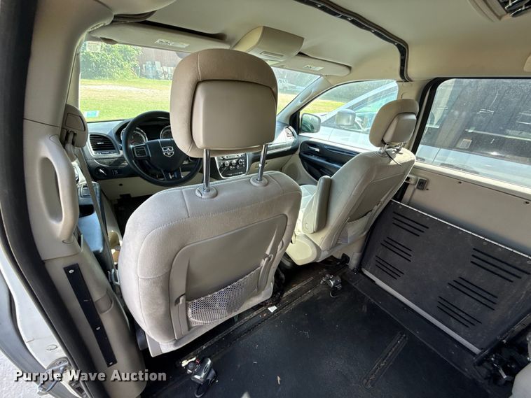 image for item FC4025 2016 Dodge Grand Caravan handicap accessible van