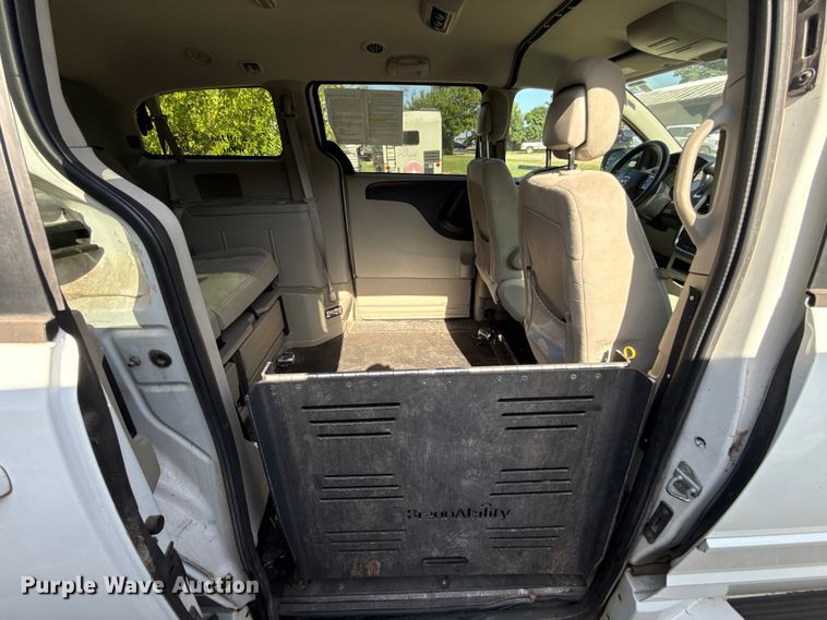 image for item FC4025 2016 Dodge Grand Caravan handicap accessible van