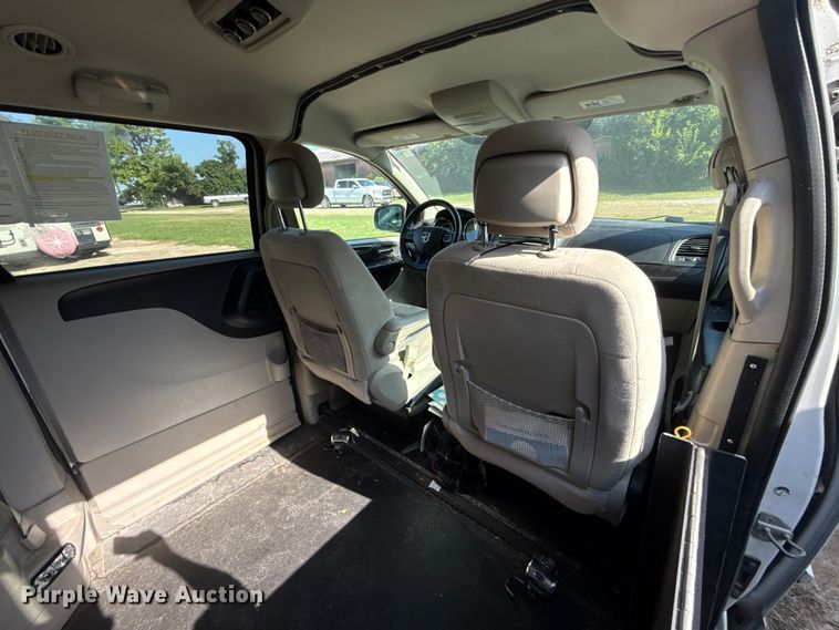image for item FC4025 2016 Dodge Grand Caravan handicap accessible van