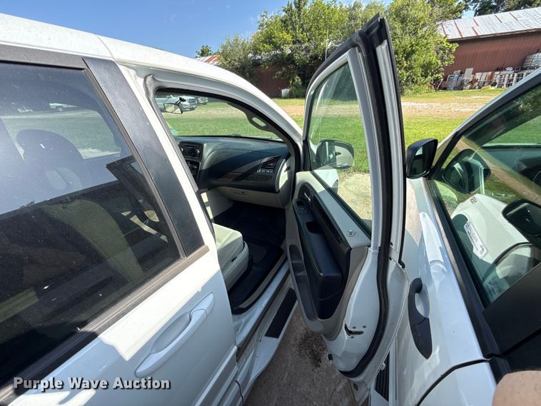 image for item FC4025 2016 Dodge Grand Caravan handicap accessible van