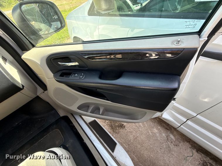image for item FC4025 2016 Dodge Grand Caravan handicap accessible van