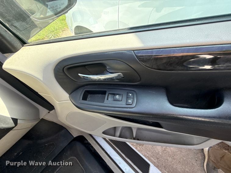 image for item FC4025 2016 Dodge Grand Caravan handicap accessible van